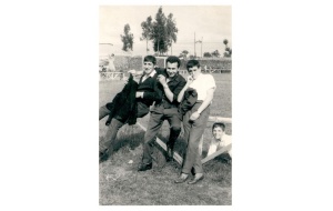 1965 - En el campo de ftbol